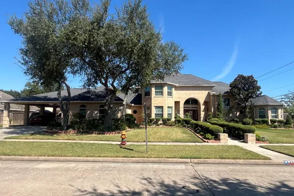 3518 SURREY LN