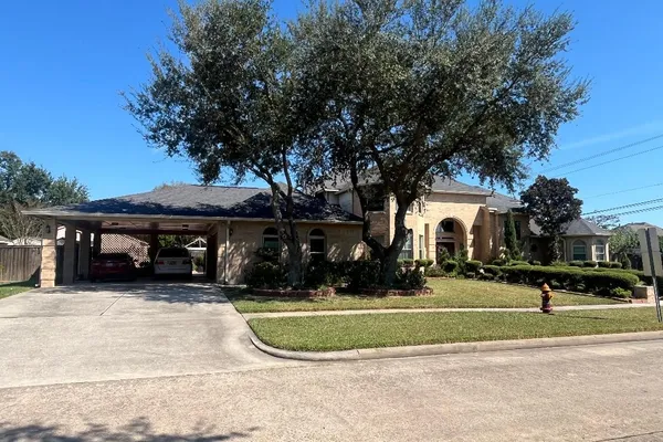 3518 SURREY LN