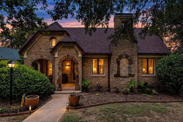 2803 CAIN BLVD