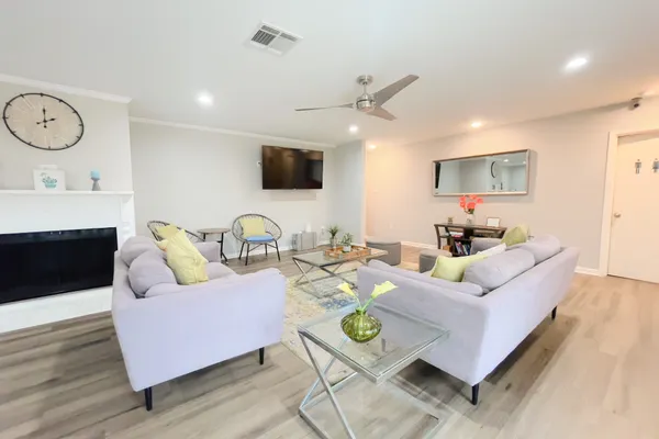 8423 GLEN VALLEY DR