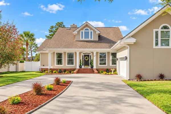 817 DOLPHIN DR