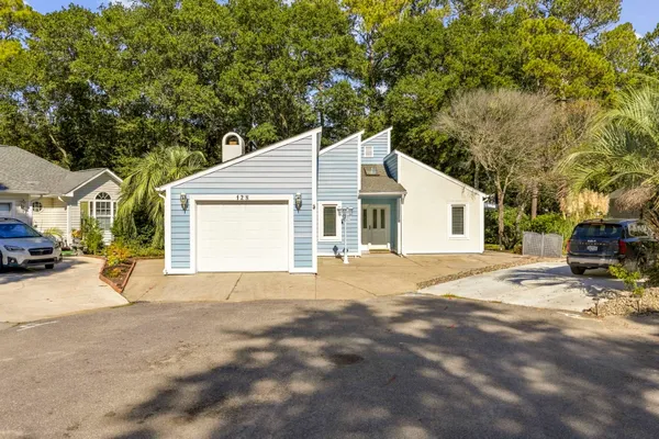 128 DOGWOOD PL