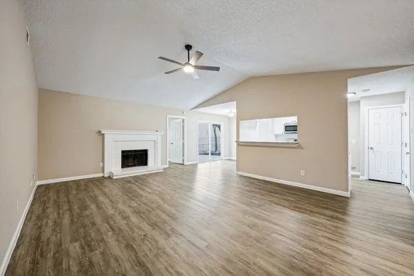 1509 CAPLIN DR