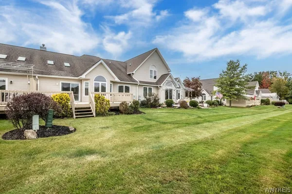 335 WHITE OAK LN