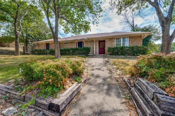 504 PHEASANT LN