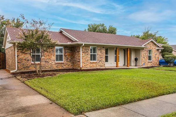 3140 LA KENTA CIR