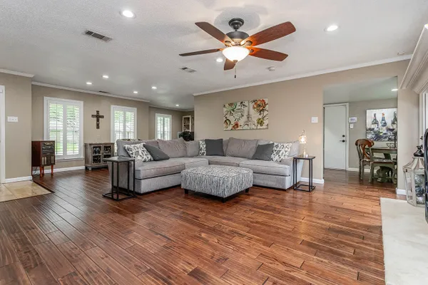 3140 LA KENTA CIR
