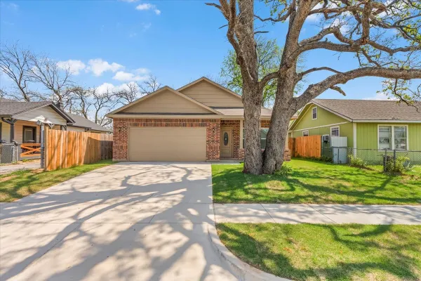 804 N CHANDLER DR