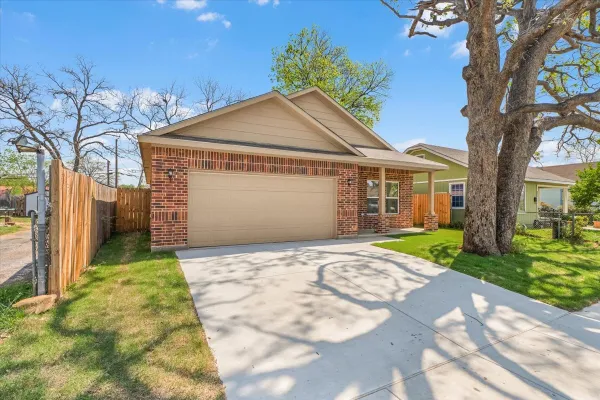 804 N CHANDLER DR