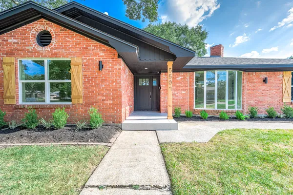 5507 VALKEITH DR