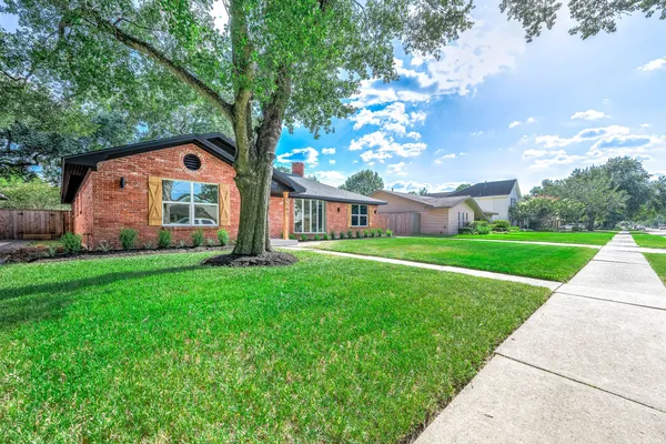5507 VALKEITH DR