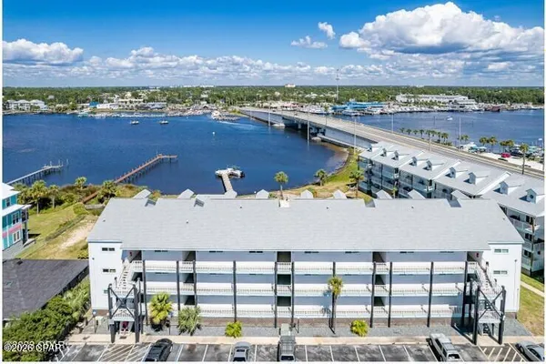 3600 THOMAS DR D207