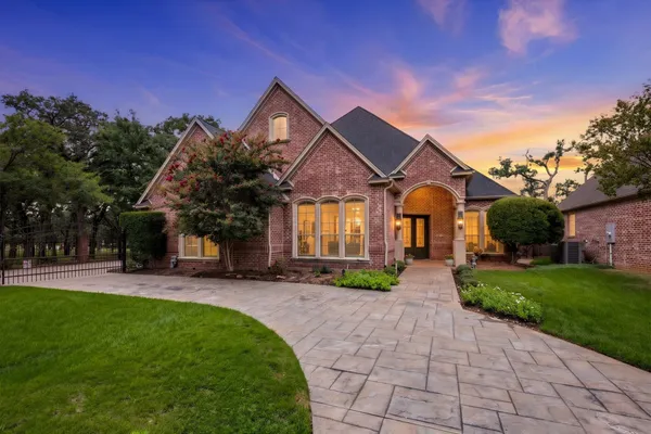 2726 COUNTRY CLUB RD