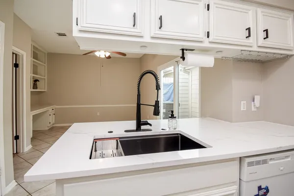 800 COUNTRY PLACE DR 502