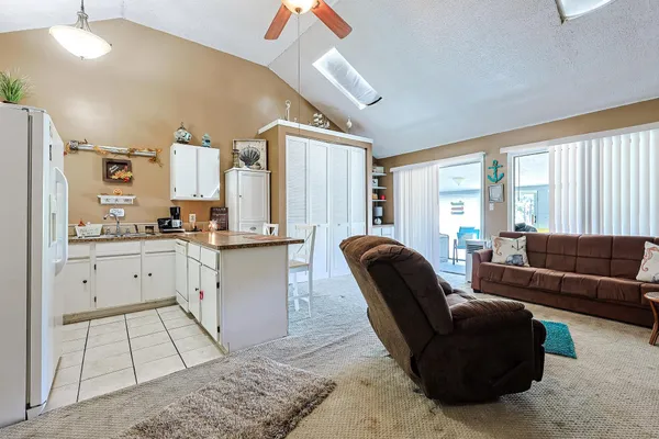 500 FAIRWAY VILLAGE DR 9E