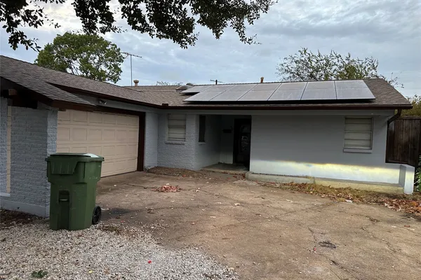 3709 CLASSIC DR