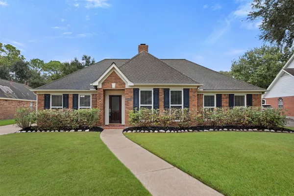 2022 HILLSIDE OAK LN
