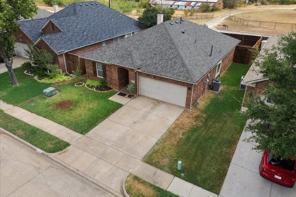 632 MONTGOMERY DR