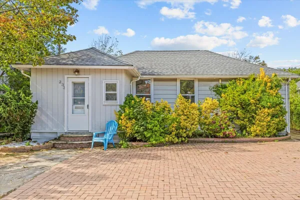 233 BEACH 148TH ST
