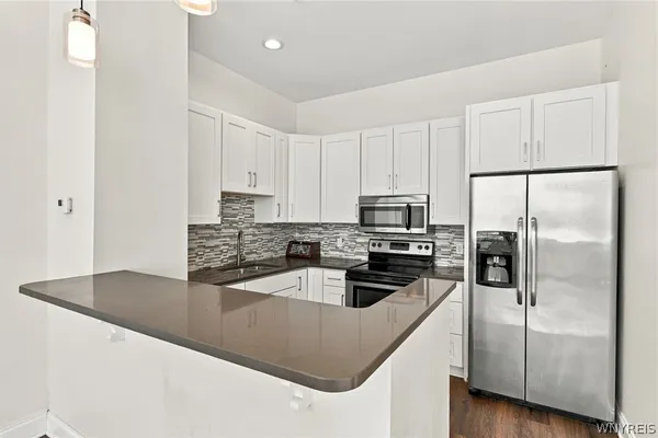 251 MAIN ST 100