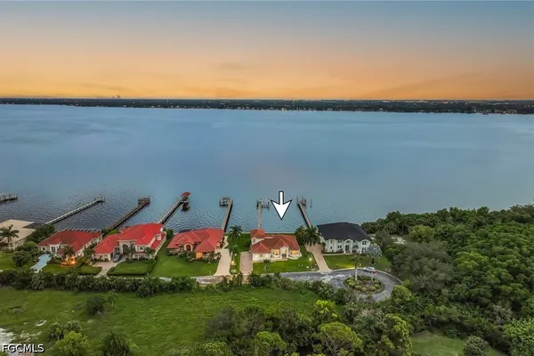 6140 RIVER SHORE CT