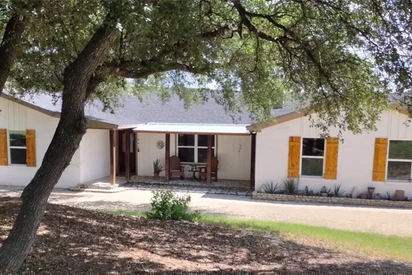 22303 HONEYCOMB LN