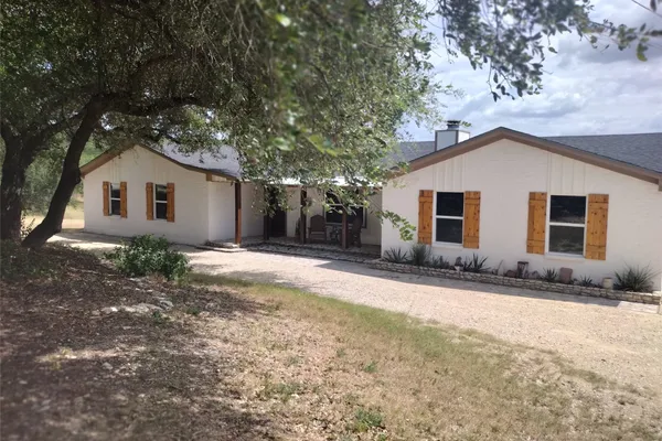 22303 HONEYCOMB LN