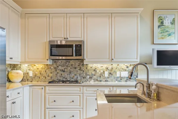 28560 CALABRIA CT 201