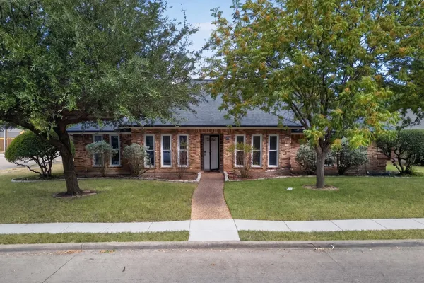 901 WILLOW BROOK DR