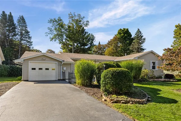 197 WILLOWEN DR