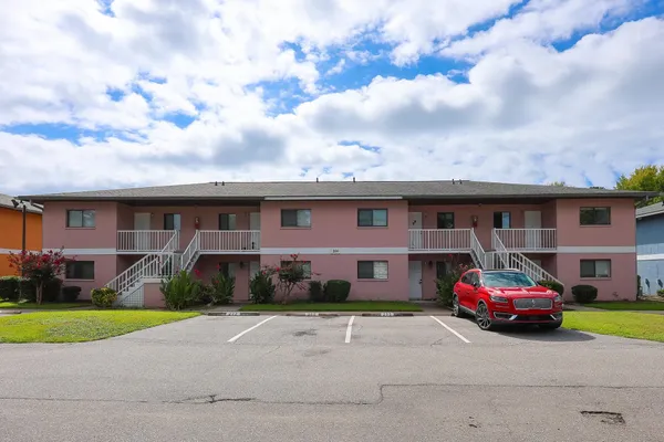 1301 PRIDGEN RD 208