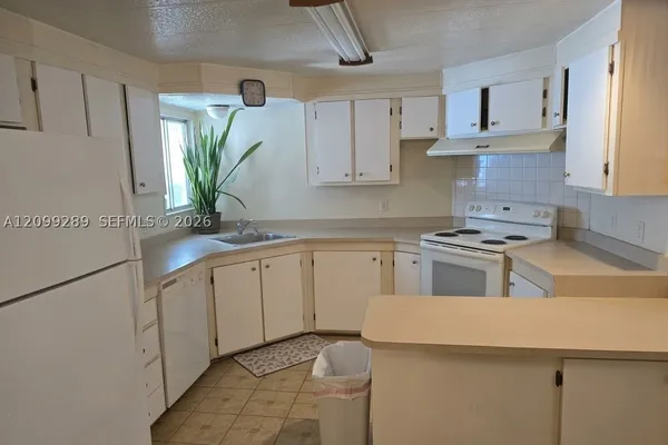 5550 SW 32ND TER