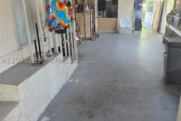 5550 SW 32ND TER