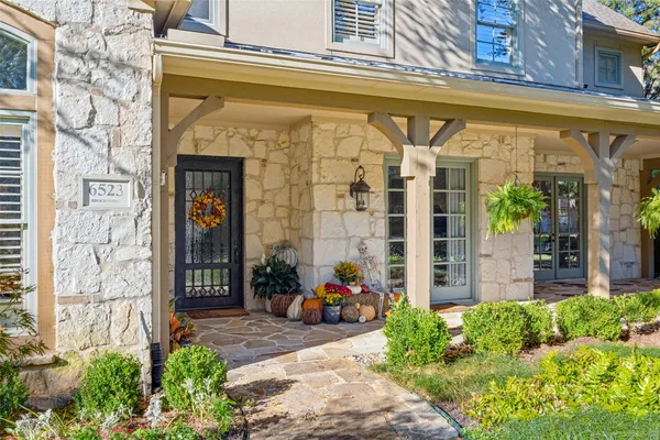 6523 BROOKSHIRE DR