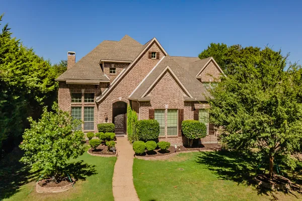 840 DEL CARMEN DR