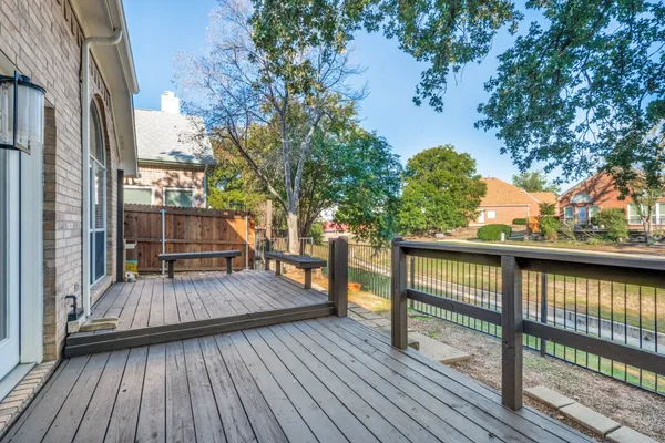 2237 WEMBLEY WOOD LN