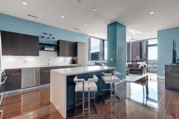 1211 CAROLINE ST 1801