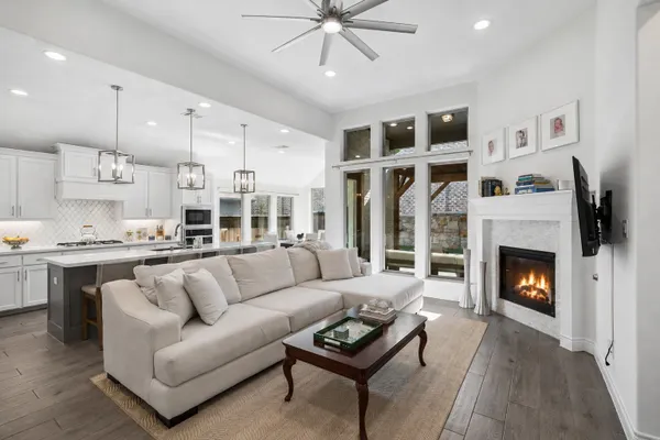 3224 LEXINGTON DR