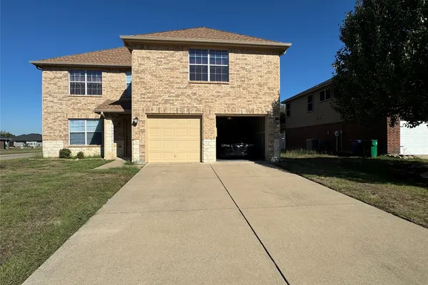 221 BLUE ROAN DR
