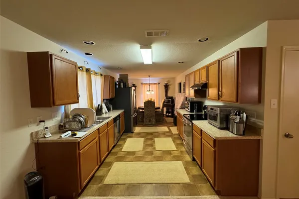 221 BLUE ROAN DR