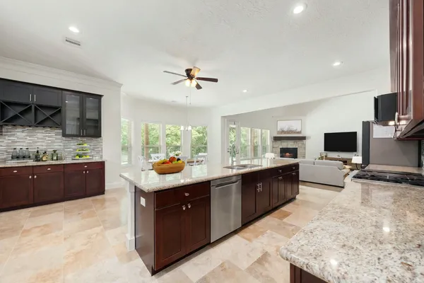 1904 BOULDER RIDGE DR