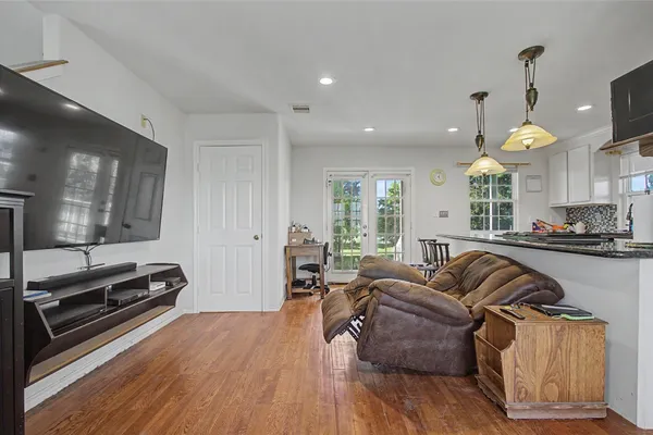 4201 LAWRENCE RD