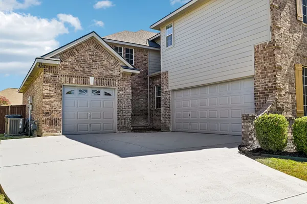 810 DRIFTWOOD DR