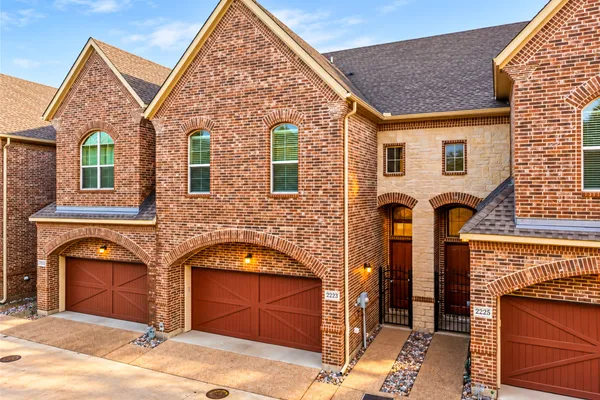 2223 ERIKSSON LN