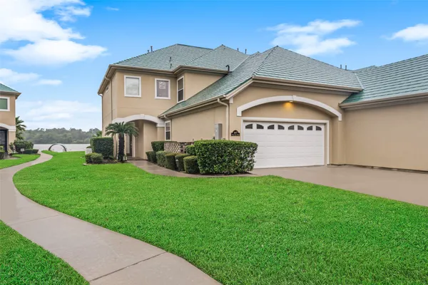 147 W PALM BLVD