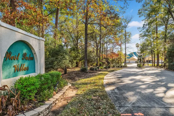 147 W PALM BLVD