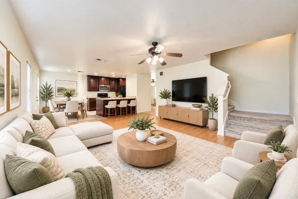 915 GRAND PLAINS DR
