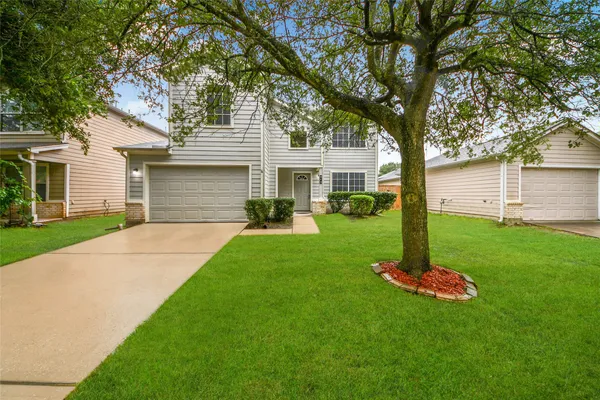 915 GRAND PLAINS DR