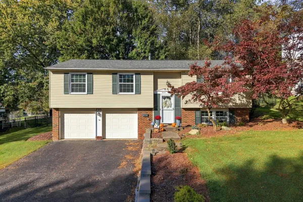 700 FRUITWOOD DR