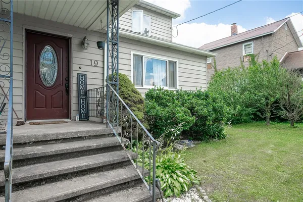 19 CEDAR ST